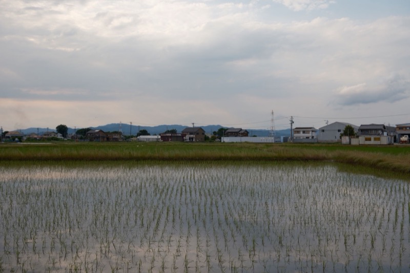滋賀の田園風景と地域の街並み