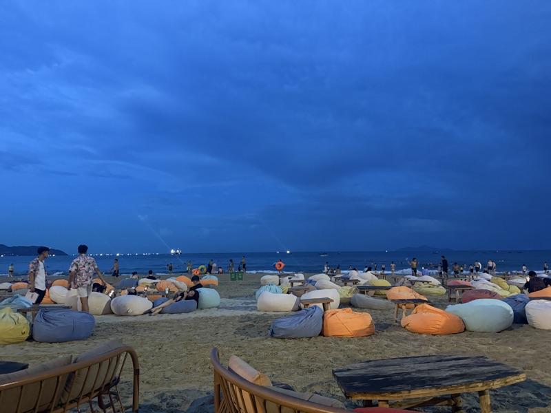 夕暮れのビーチ
